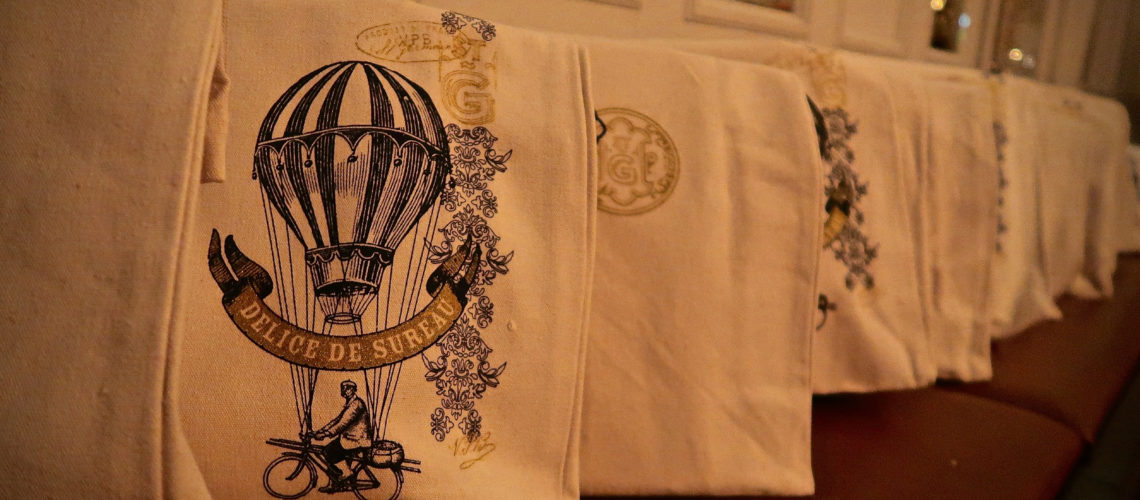 jutebeutel-heißluftballon-servietten reise-welt-französisch
